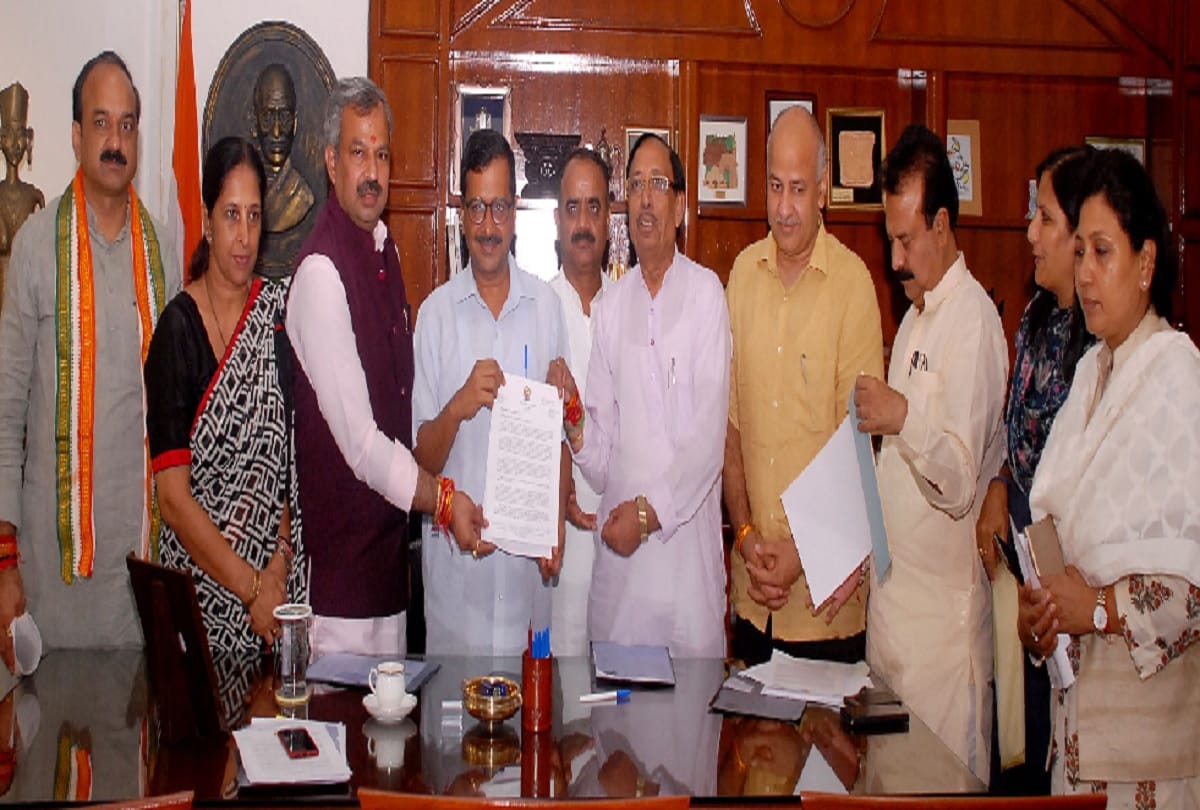 three Mayor meet Chief Minister Arvind Kejriwal