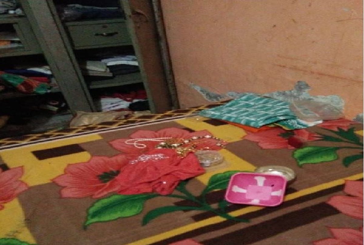 Key under the dustbins, Thieves stole the goods of millions