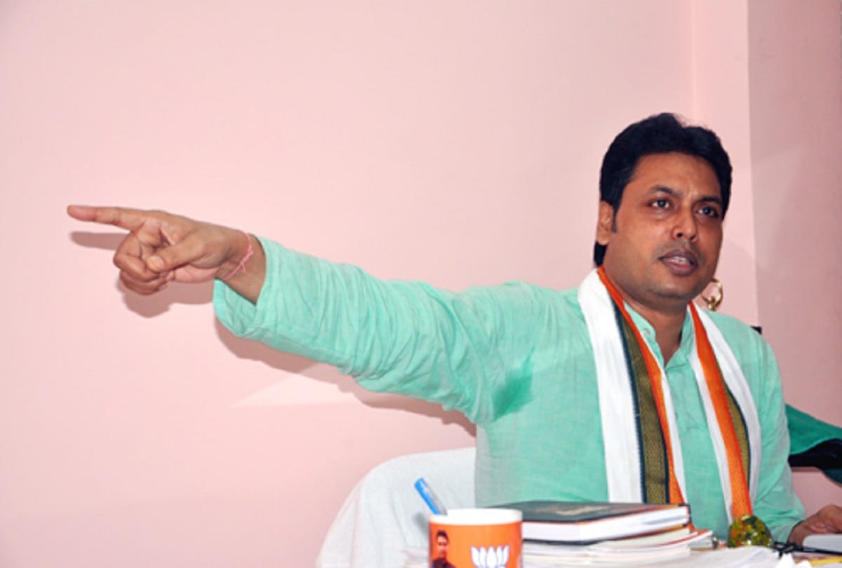 tripura CM biplab deb says Oxygen level of water increases by duck swimming