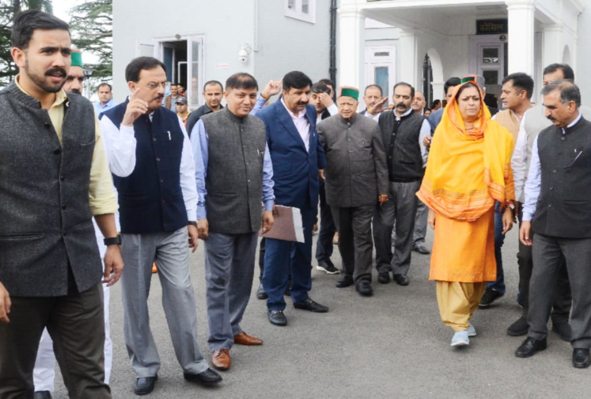 congress protest on Rafael deal against hp govt in himachal assembly