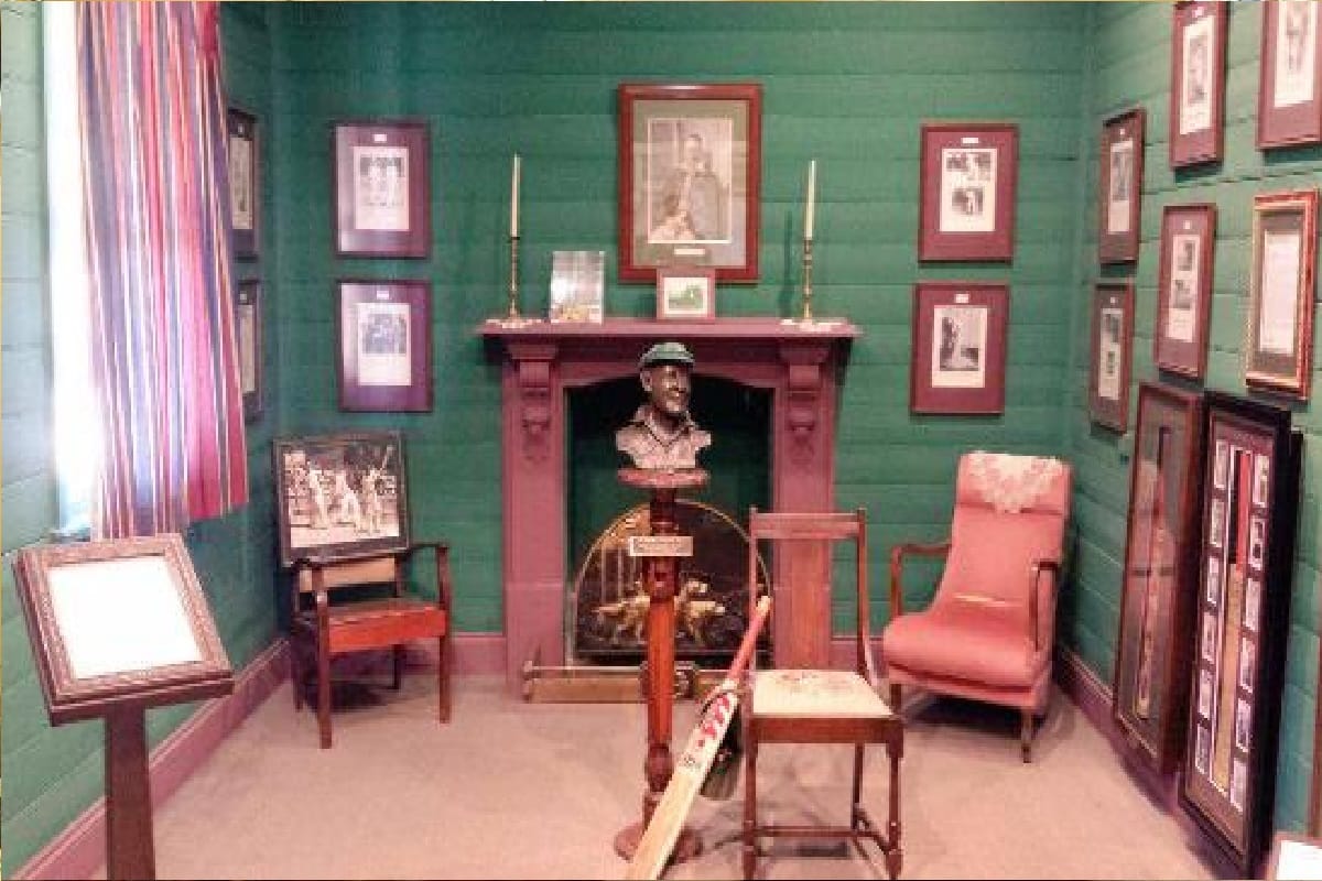sir Don Bradman most important things keep in The museum after his death