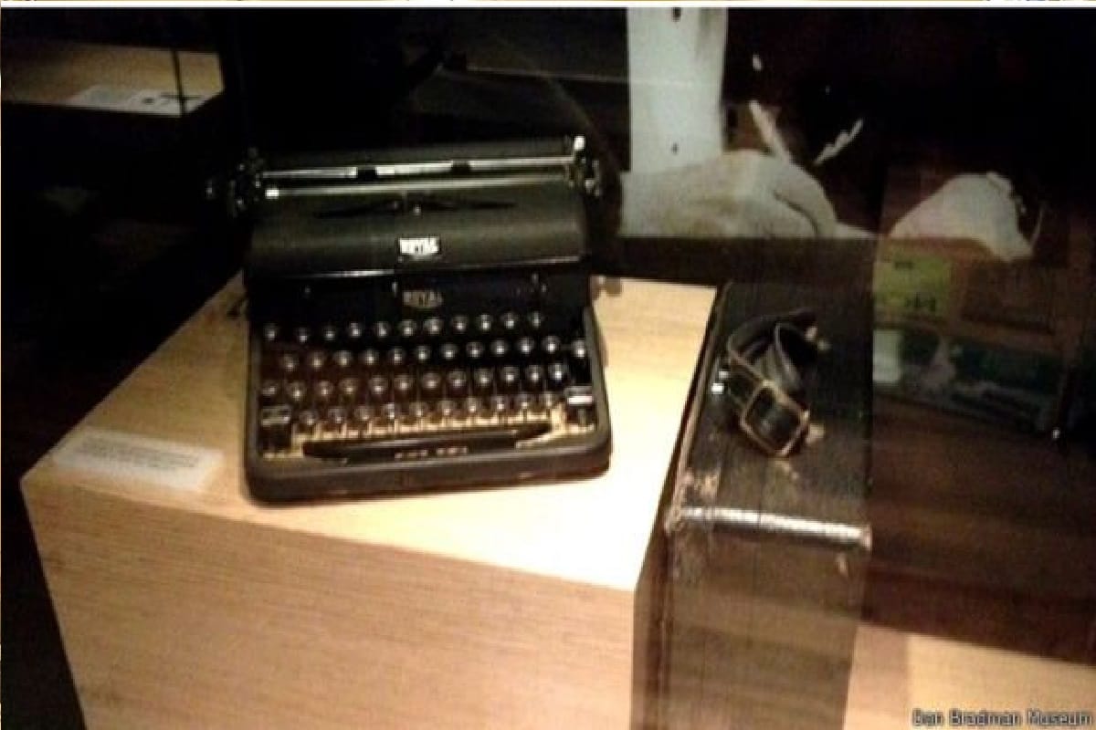 sir Don Bradman most important things keep in The museum after his death