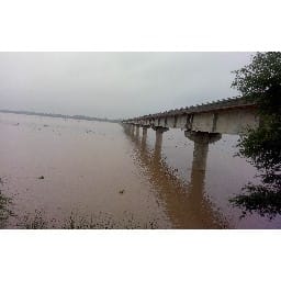 बारिश के बाद गंगा उफान पर, कई गांव घिरने के कगार पर
