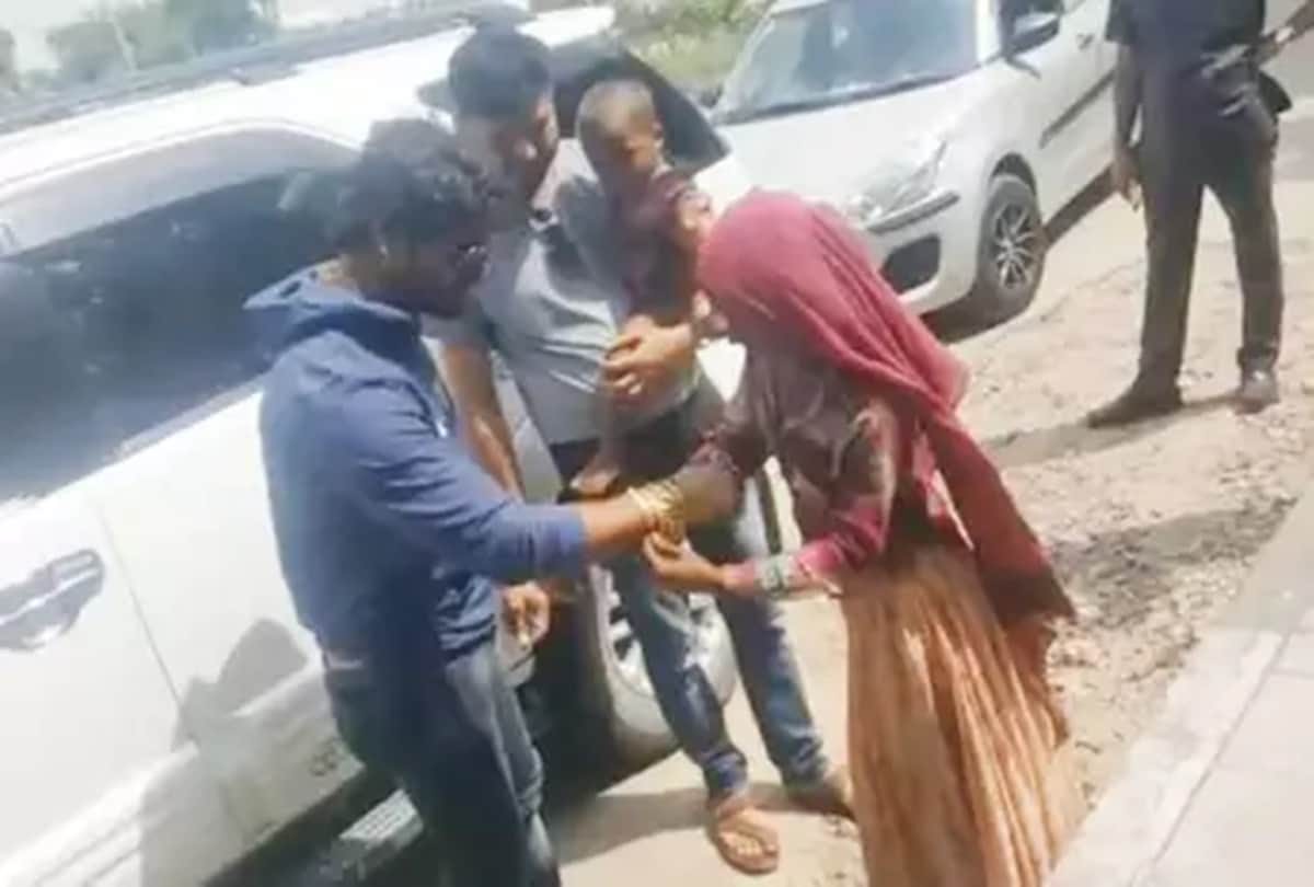 Bhojpuri superstar khesari lal yadav celebrated rakhi with a beggar