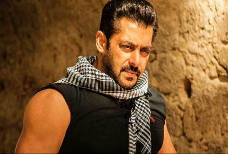 jaaved jaafri troll for his tweet saying salman khan donate 12 crore rupees for kerala