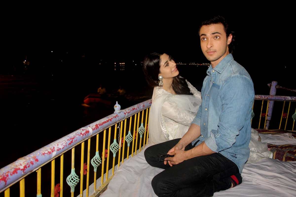 Hindu jagran manch protest against loveratri