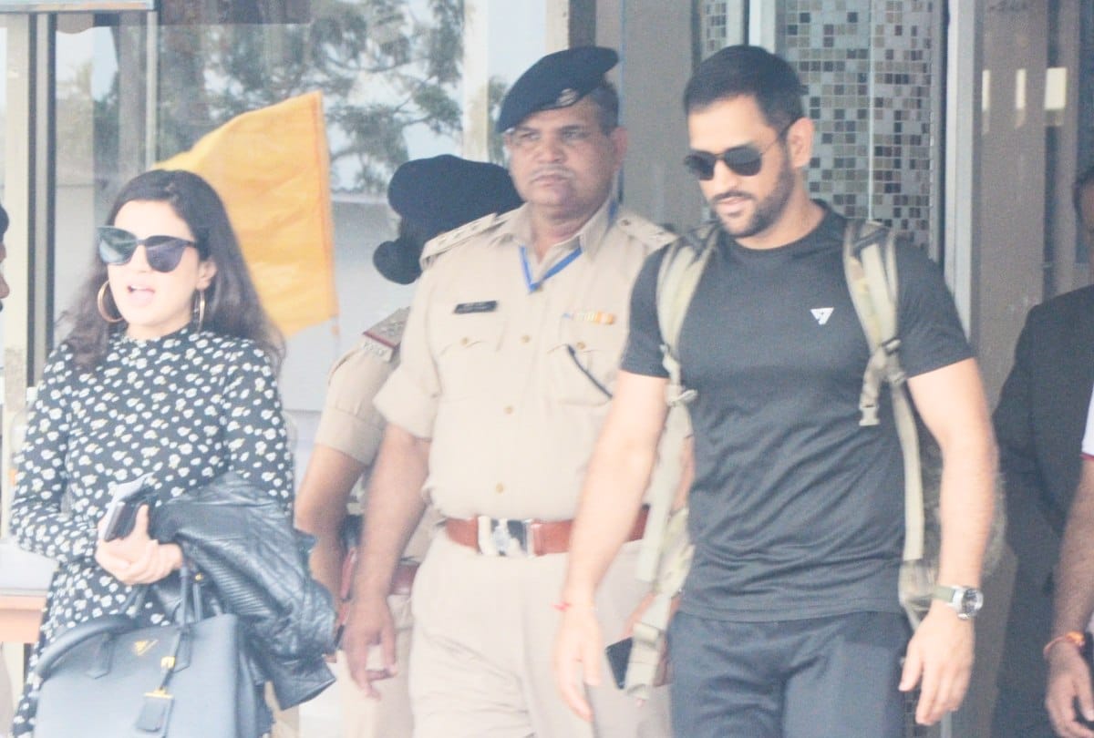 controversy over declaring mahendra singh Dhoni as state guest in shimla visit