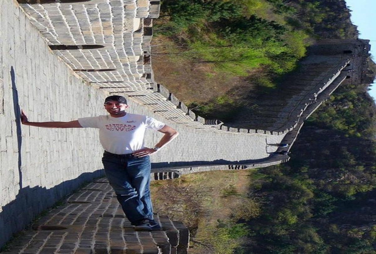 When People Take a Creative Approach to Their Vacation Photos
