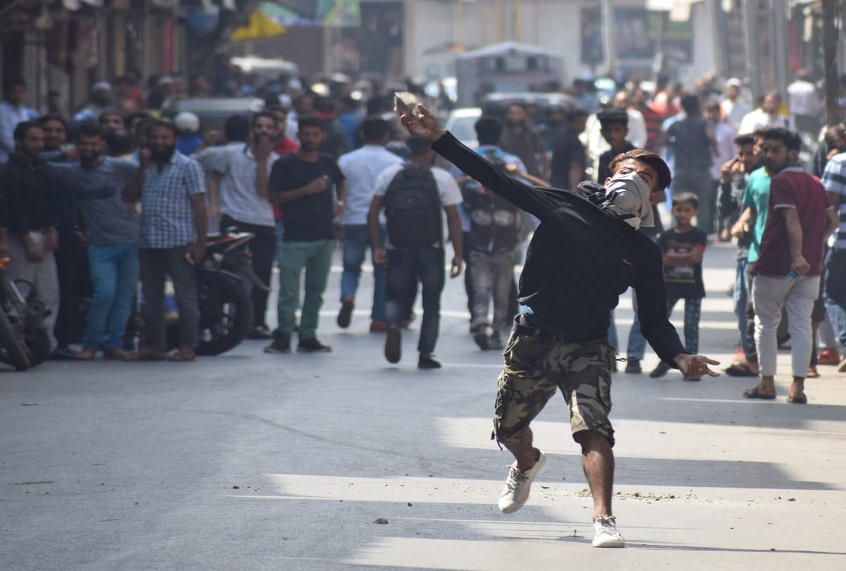 Jammu And Kashmir Encounter started between Militants and security forces in Kupwara