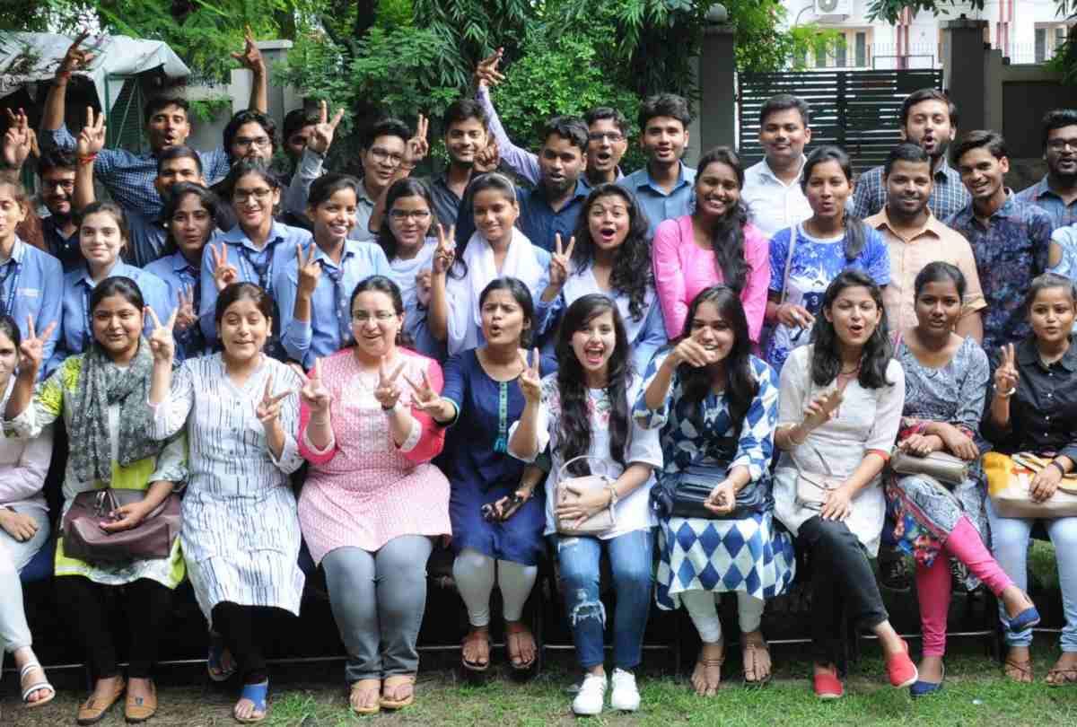 lucknow meritorious performed best in CMA
