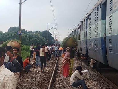 OHE wire break and fall on patliputra express