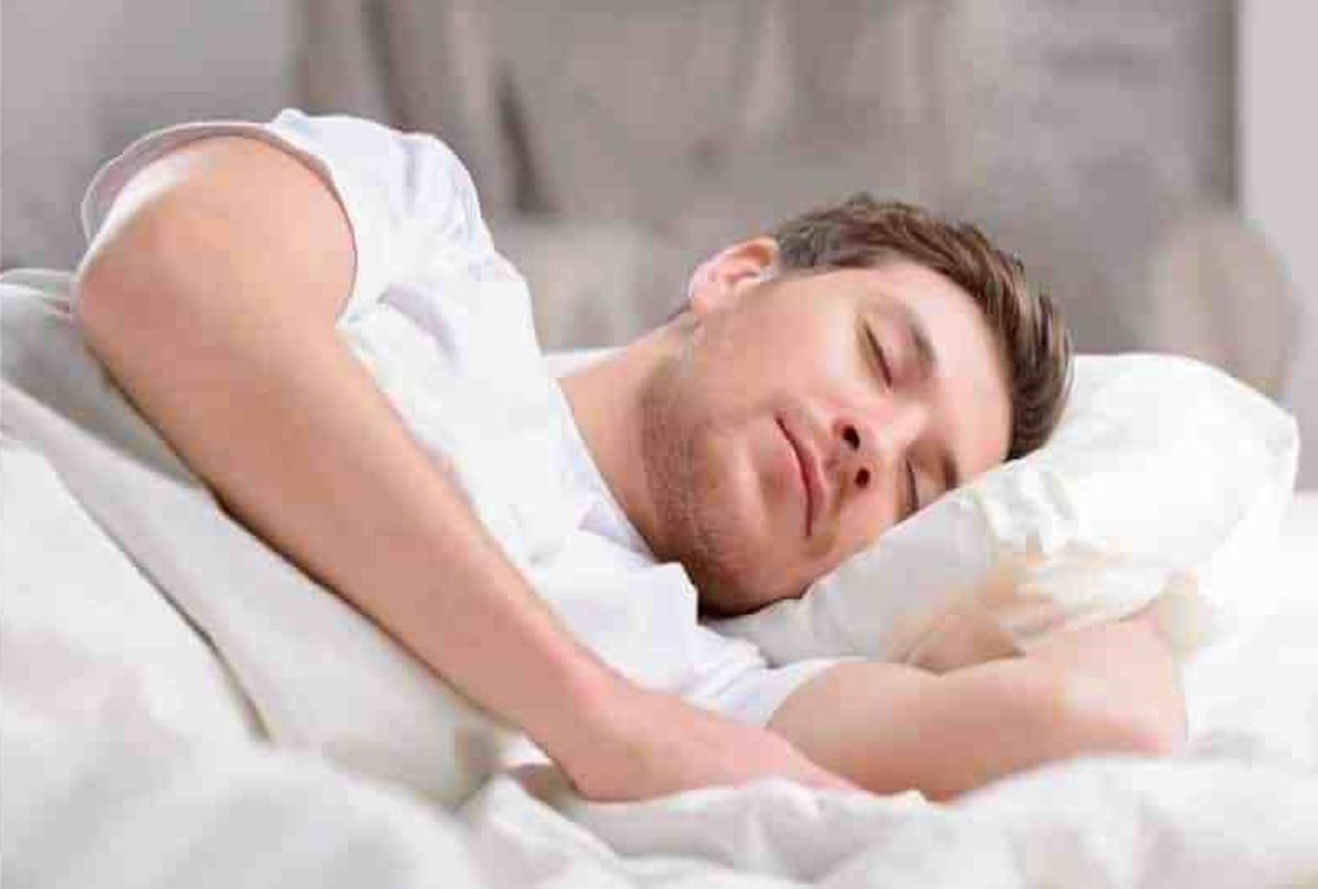 sleeping less than 5 hours is dangerous for men, say a study