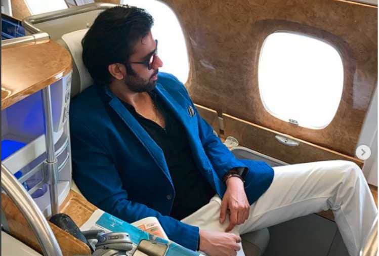 sushmita sen brother rajeev sen away from lime light