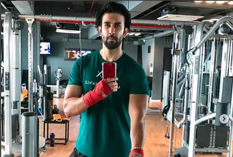 sushmita sen brother rajeev sen away from lime light