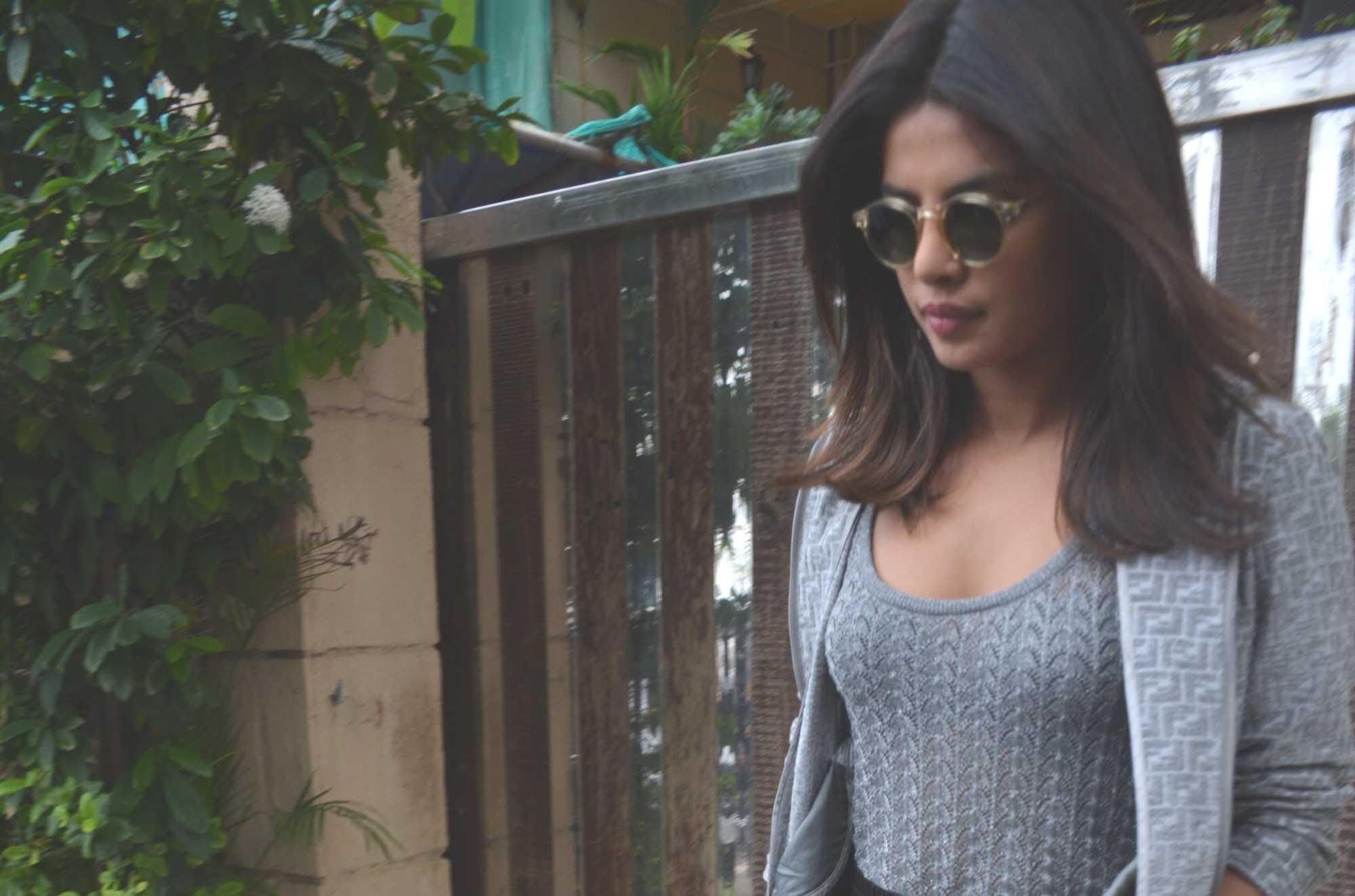 priyanka chopra goes america for her bad health