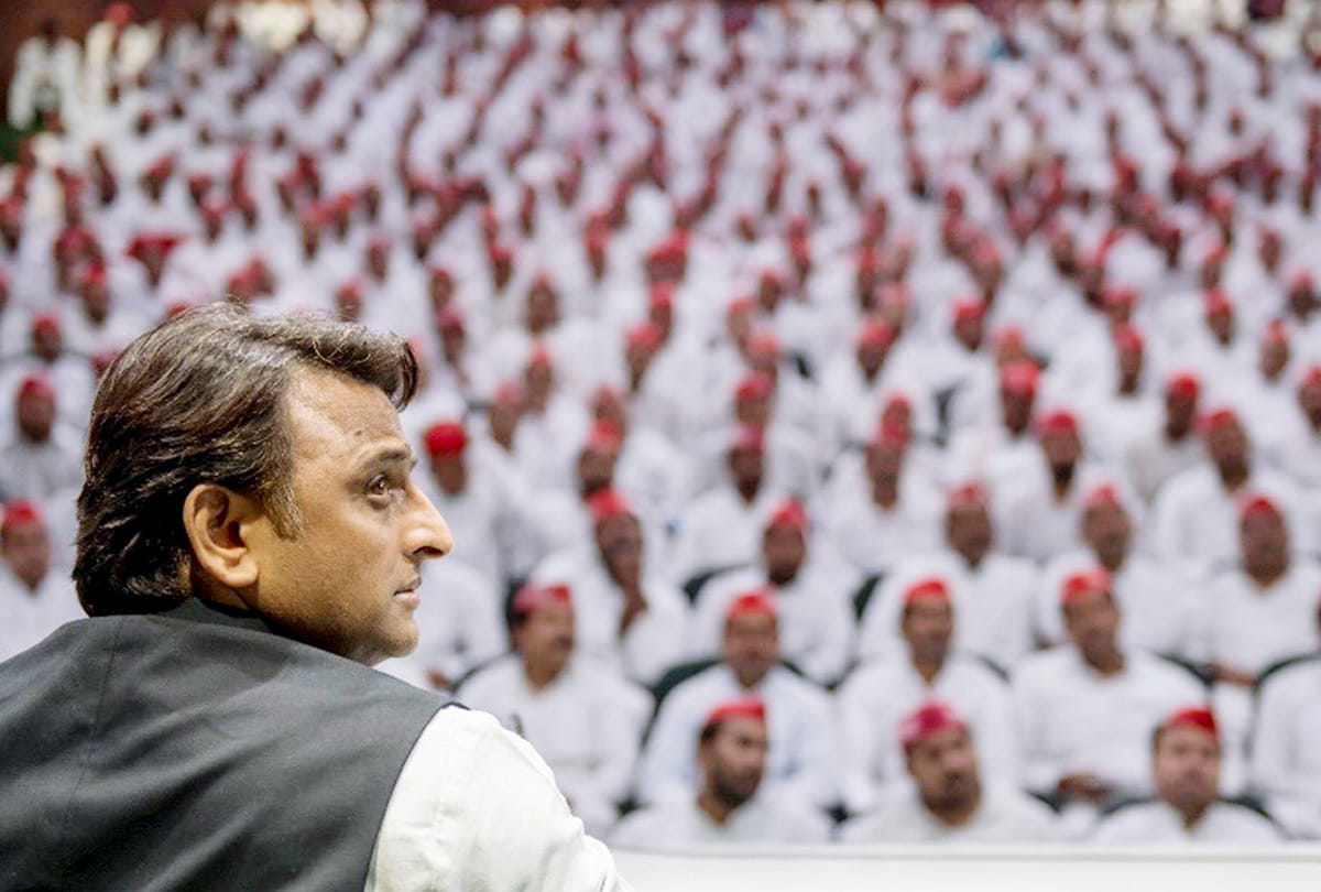 Samajwadi party Cycle yatra at express way