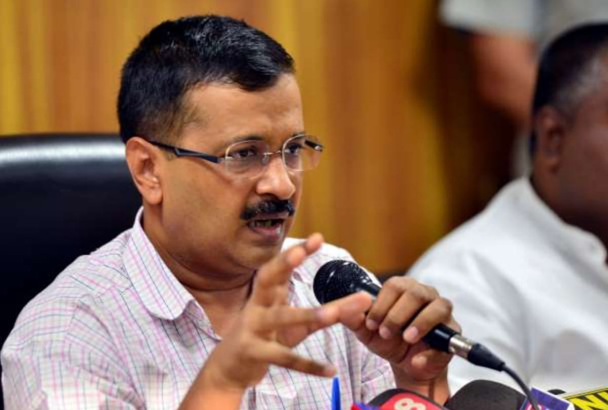 Delhi Chief Minister Arvind Kejriwal praised MP Dushyant Chautala