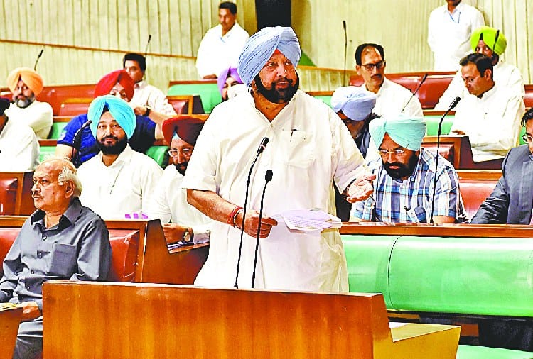 Captain Amrinder Singh vs Sukhbir Badal on Rahul Gandhi Statement on 1984 Riots