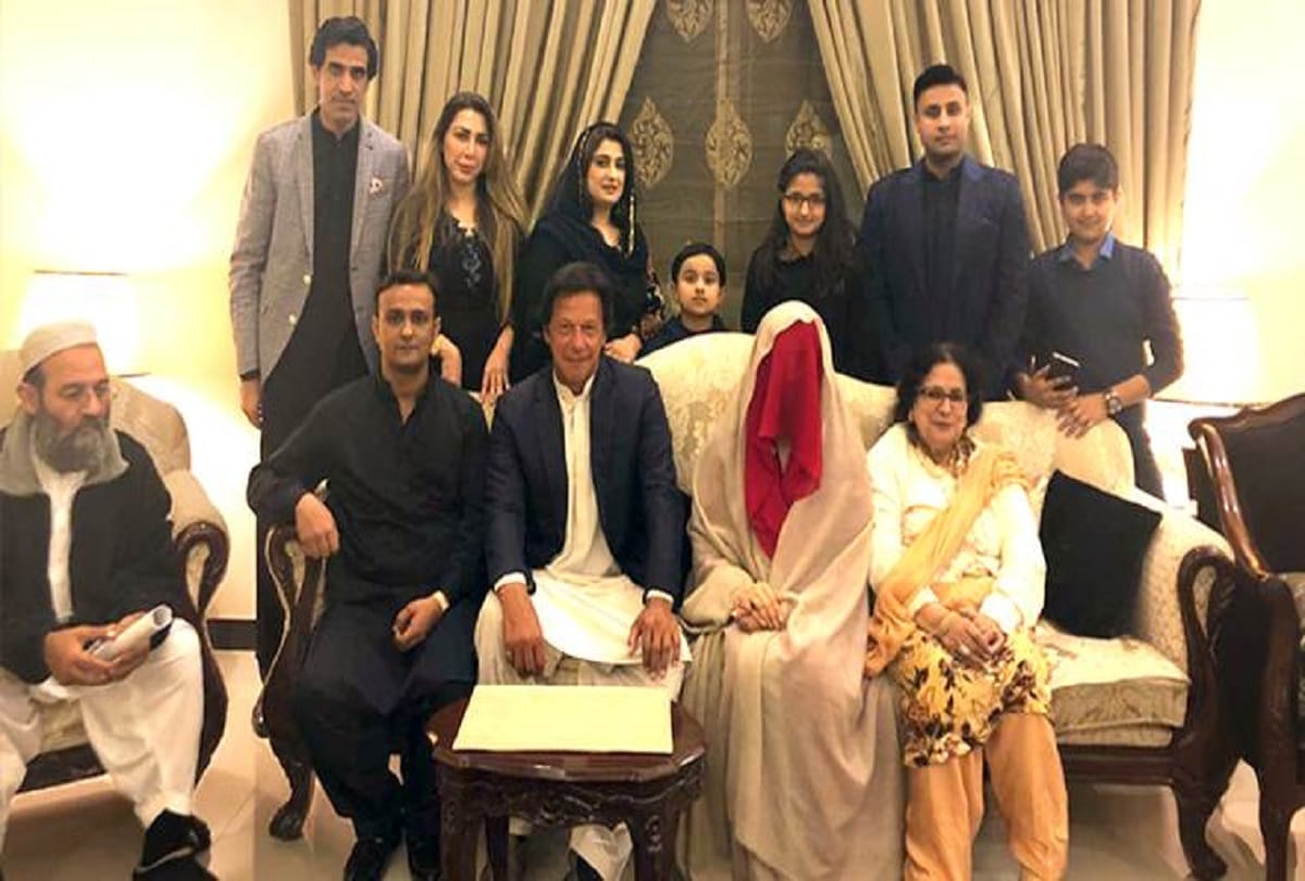Police officer sacked after refused to apologise to ex husband of imran khans wife