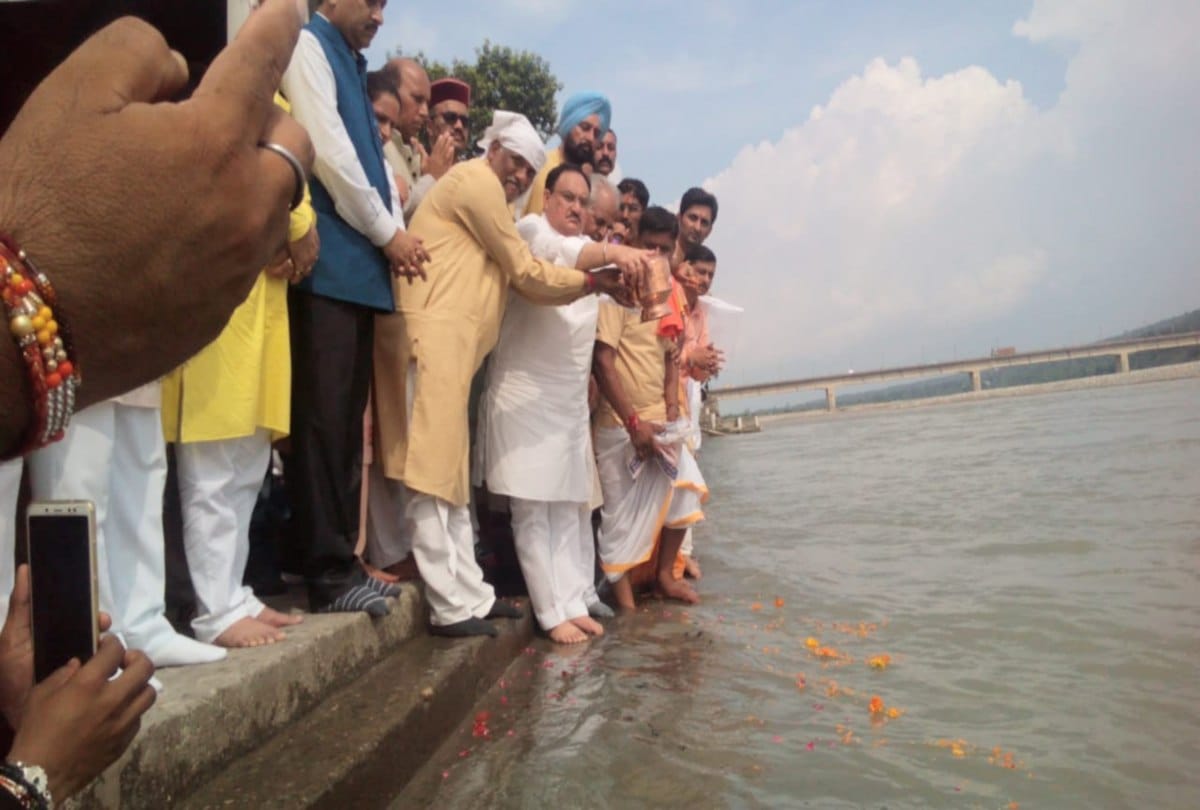 mortal remains of atal bihari vajpayee immersed in yamuna river at paonta sahib