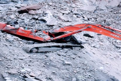 two died and 116 cattle Buried in massive landslide in himachal