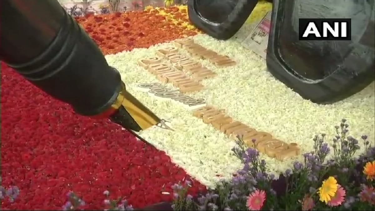 DMK new president MK Stalin, Karunanidhi was the only crown from 49 years