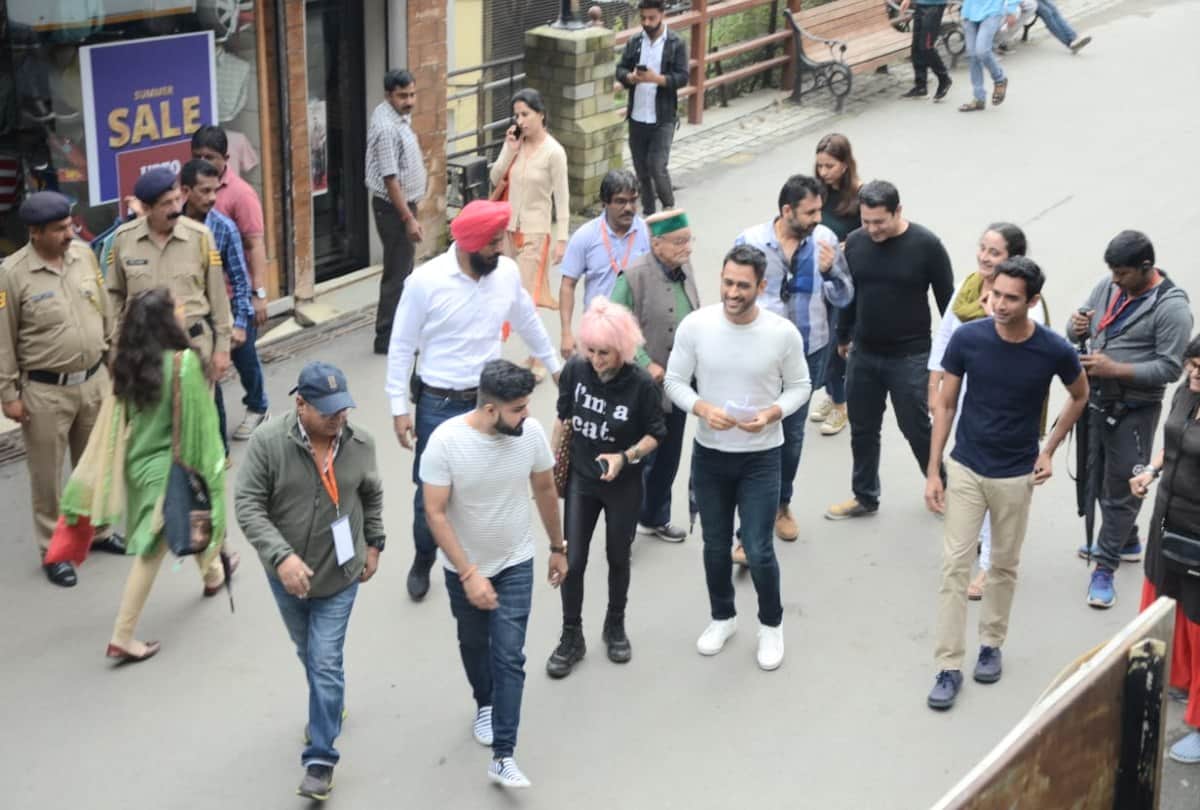 Mahendra Singh Dhoni in shimla for advertisement  shooting