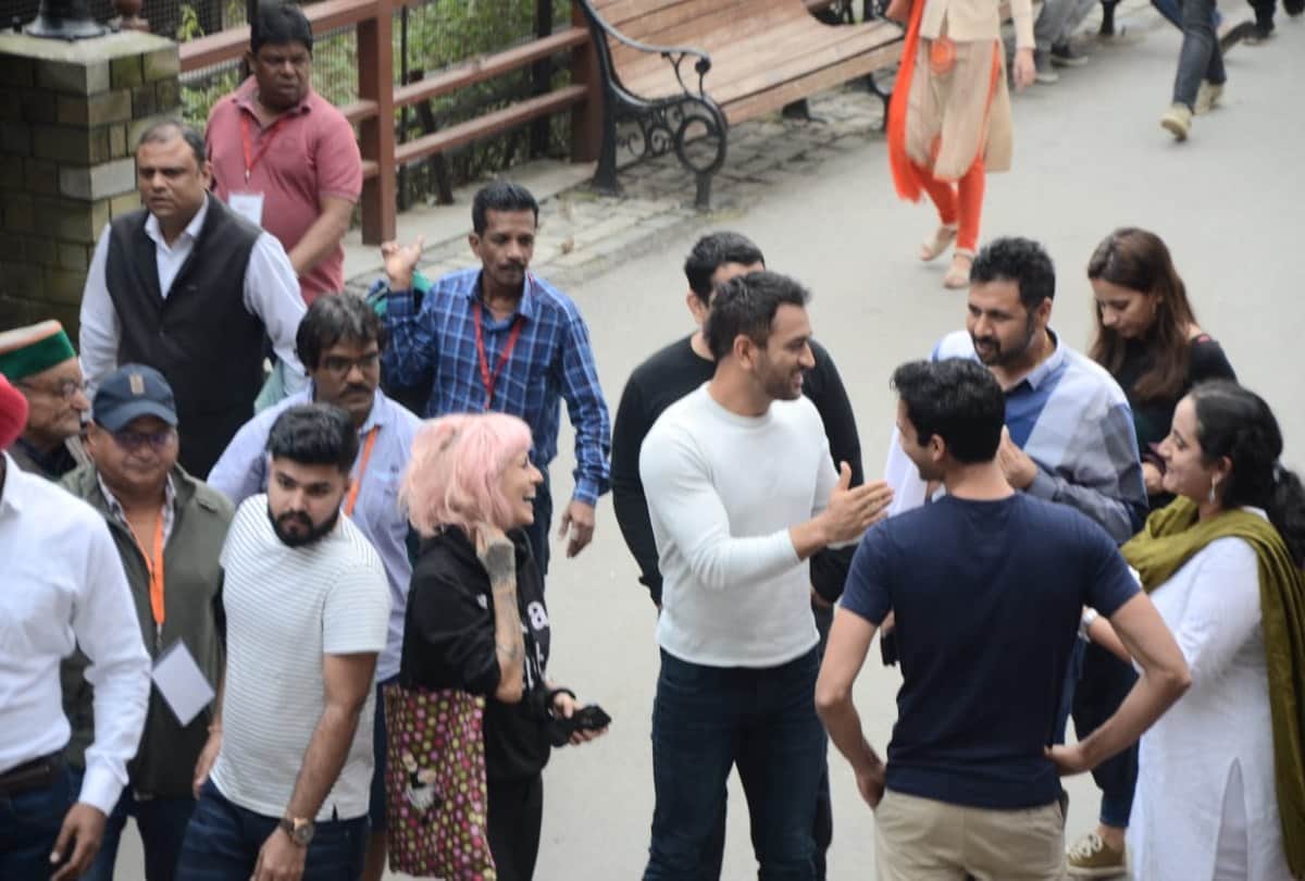 Mahendra Singh Dhoni in shimla for advertisement  shooting