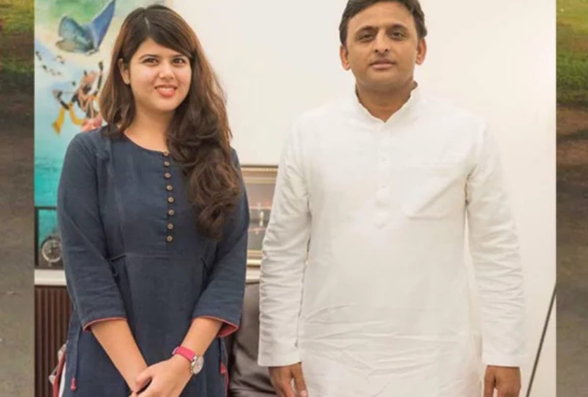 akhilesh yadav favorite pankhuri pathak story