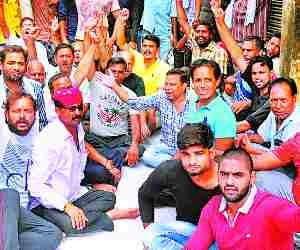 Traders protest against system