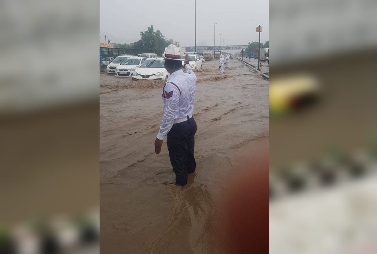 rain lashes in parts of delhi ncr water logging creates jam and hurdles for traffic