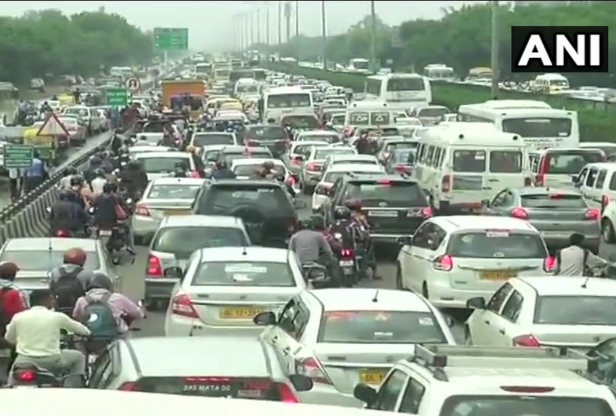 rain lashes in parts of delhi ncr water logging creates jam and hurdles for traffic