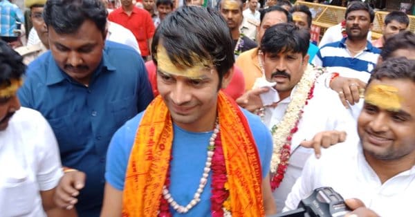Tej pratap yadav worship at kashi vishwanath temple