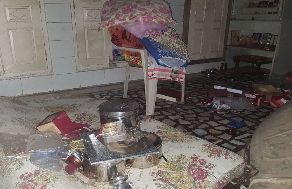 Thieves stolen millions of jewellery including cash from a house