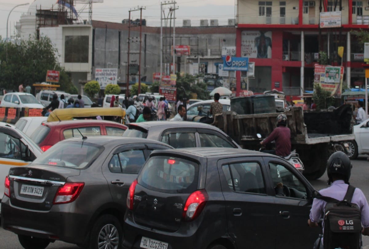 Varanasi traffic and road jam not clear after cm yogi anger