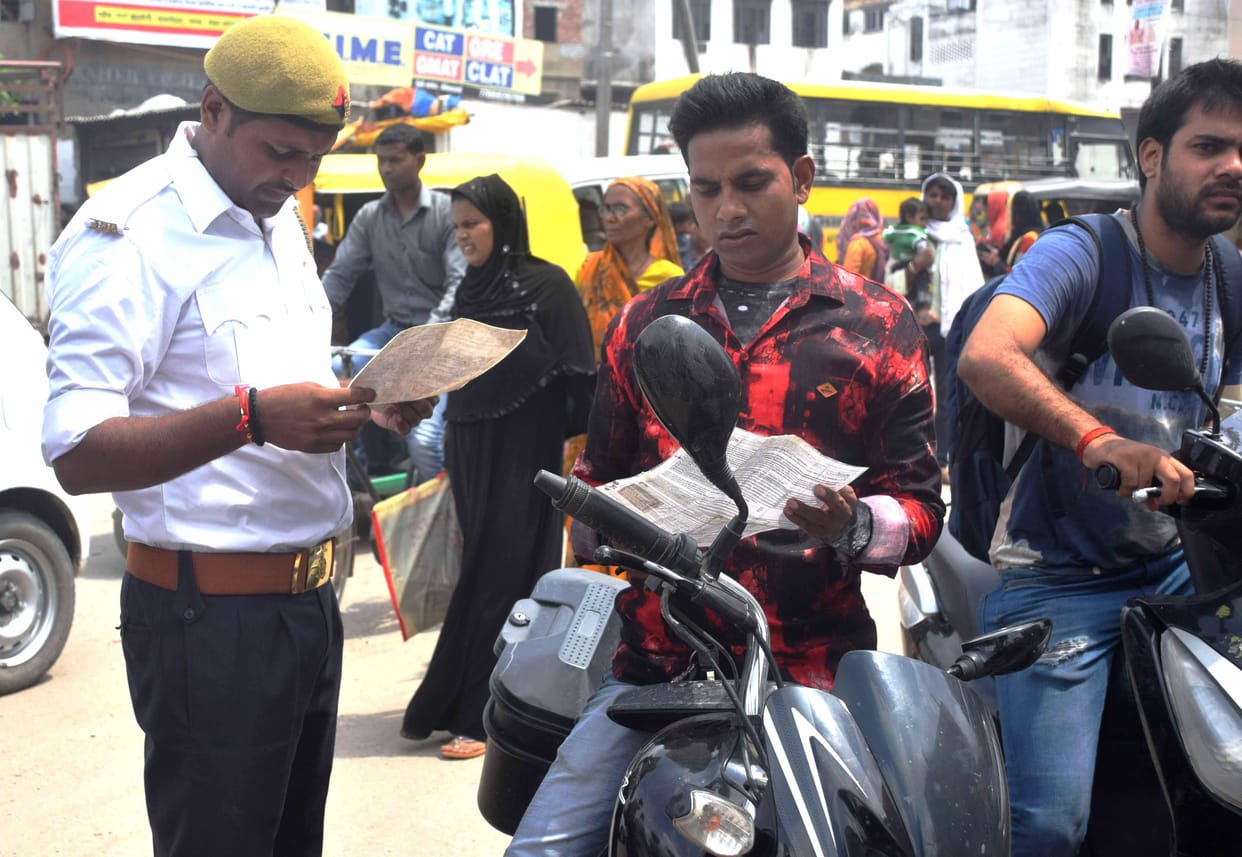Action against traffic police for missing from duty in Varanasi 
