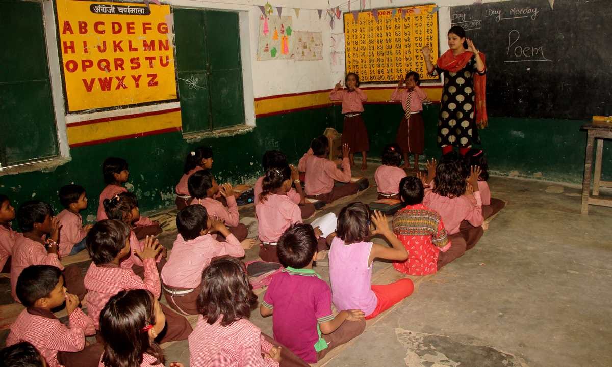 Hindi medium studies in government english medium school in varanasi