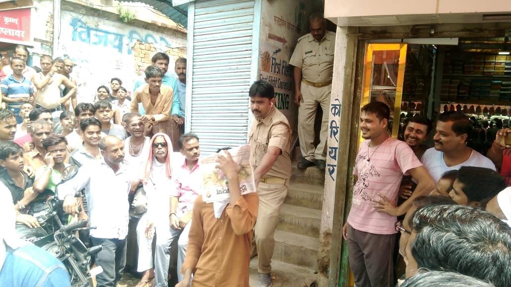 UP police busted sex racket in hotel at azamgarh
