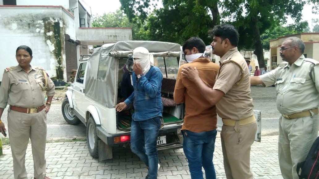 UP police busted sex racket in hotel at azamgarh