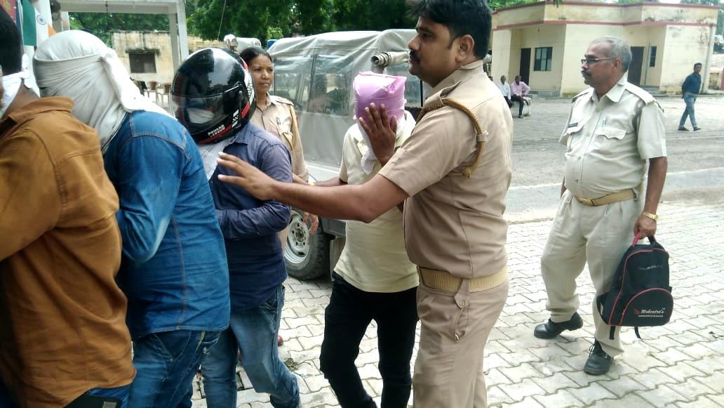 UP police busted sex racket in hotel at azamgarh