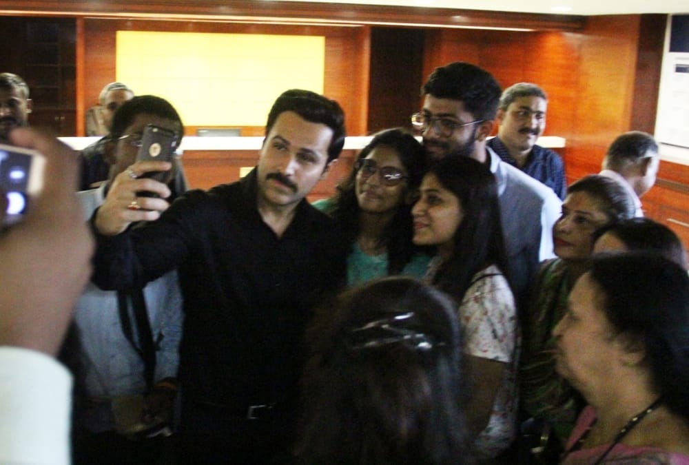 film actor emraan hashmi reached lucknow for shooting