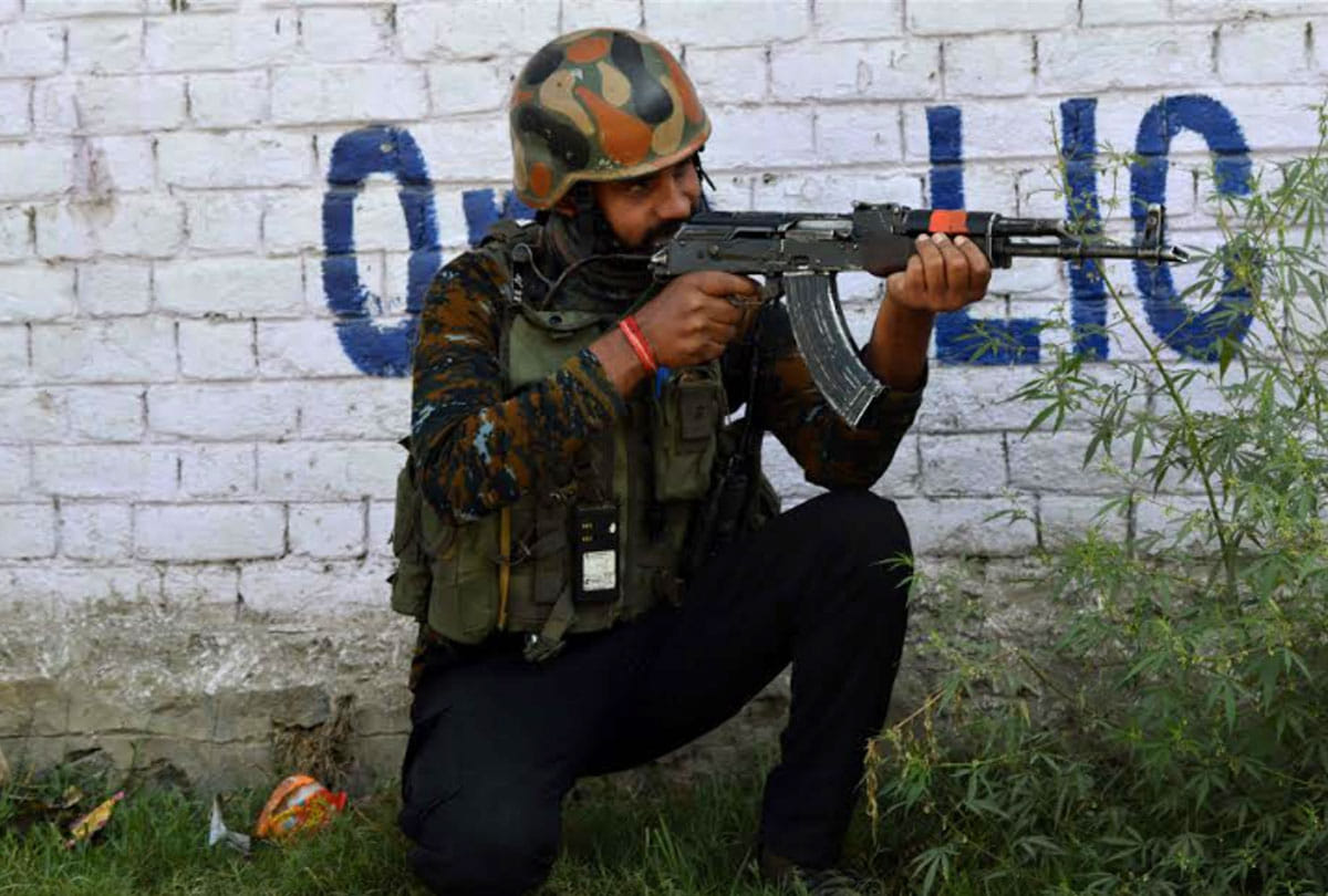 jammu kashmir anantnag security forces shot down two militants of hizbul mujahideen