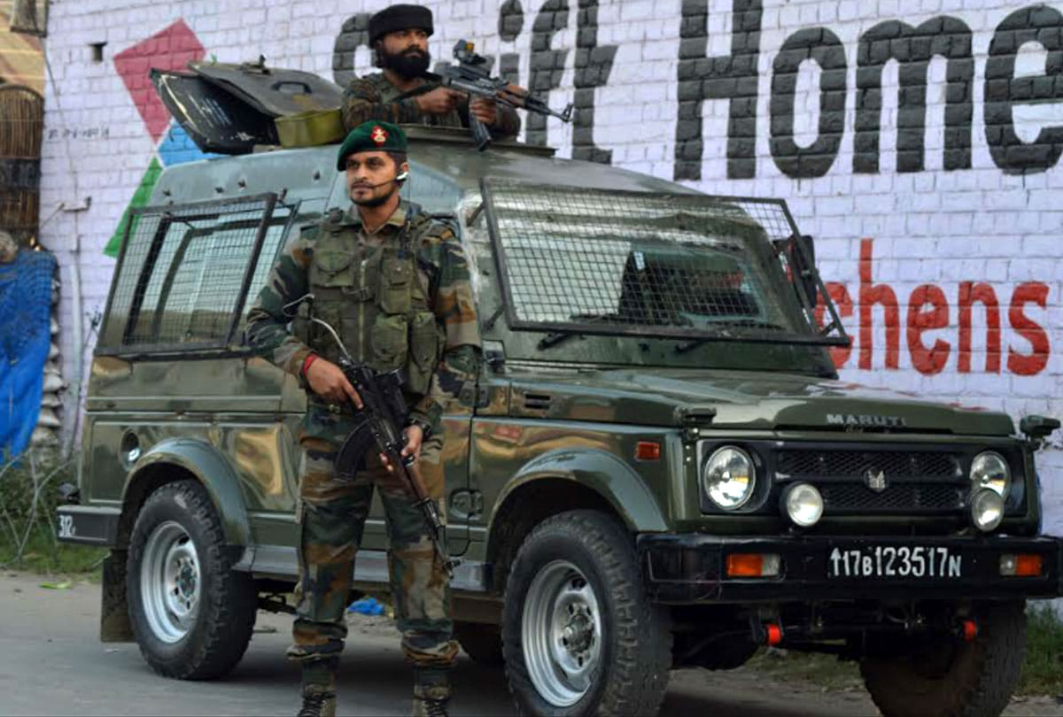 jammu kashmir anantnag security forces shot down two militants of hizbul mujahideen