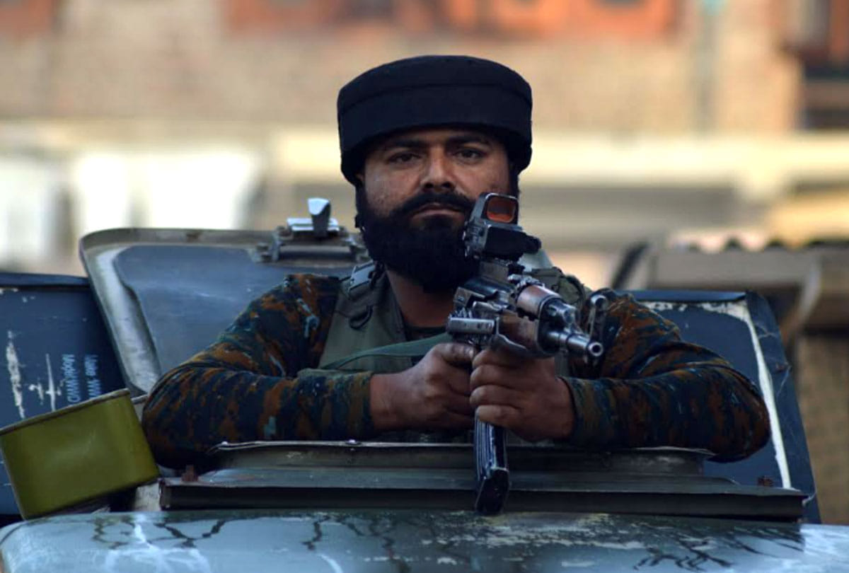 jammu kashmir anantnag security forces shot down two militants of hizbul mujahideen