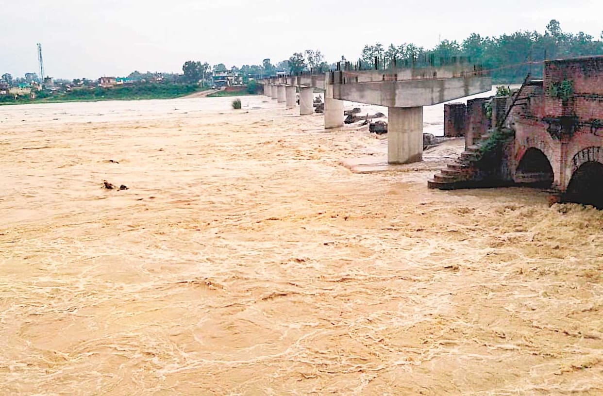 flood of ramganga,many villageaffected