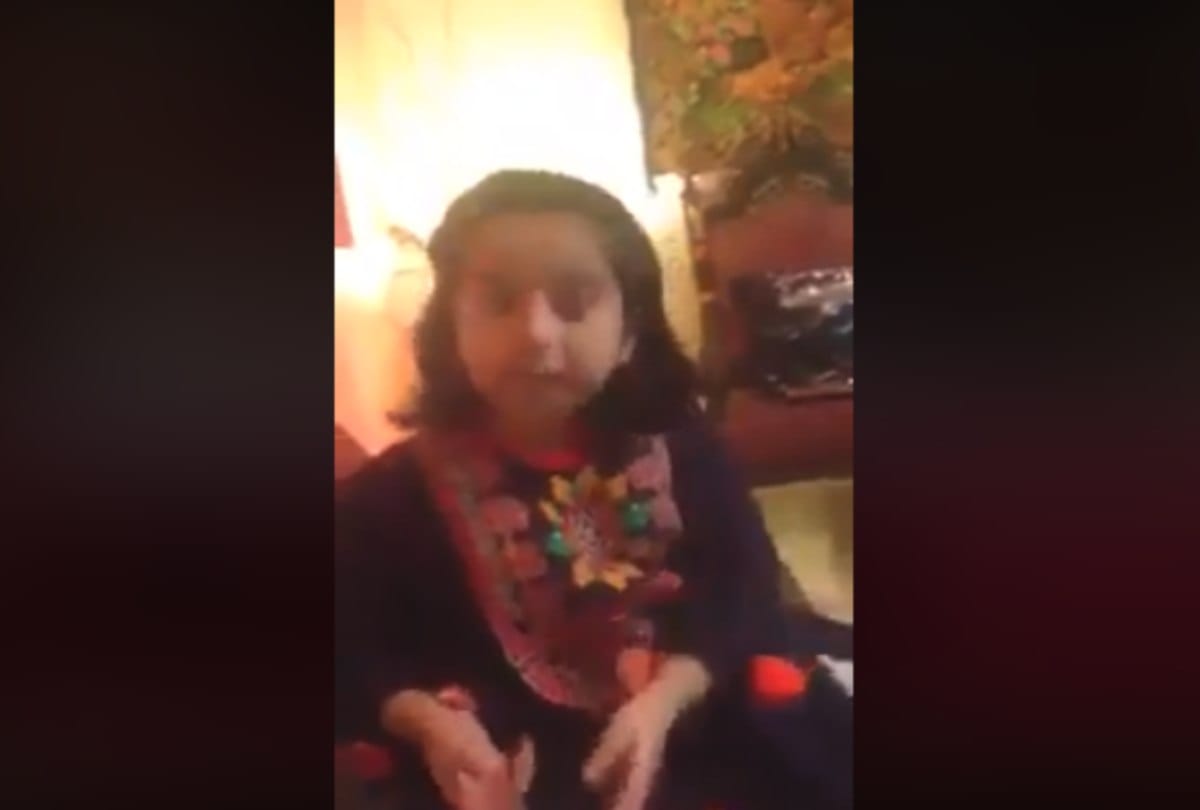 Video being viral of a Pakistani girl doing such thing after scolding the mother on eid