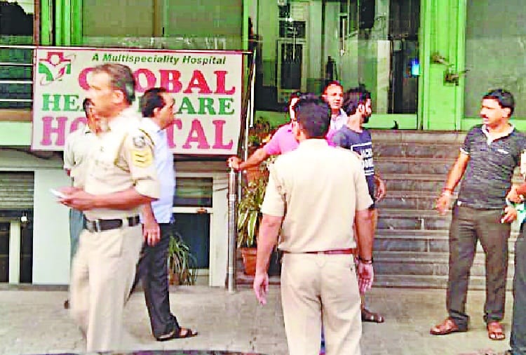 ऑपरेशन न करने पर भड़के महिला के परिजन