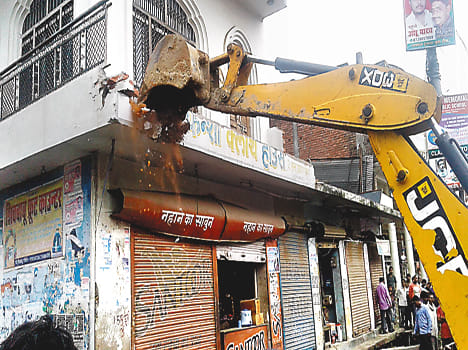 Garji JCB machine, many houses and shops collapsed in Khaga