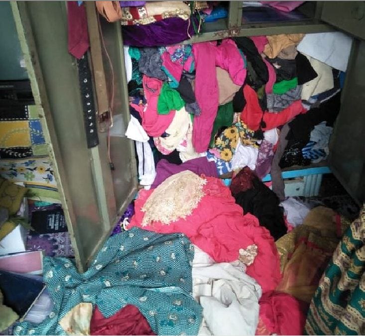 पीडब्ल्यूडी के लिपिक के घर से तीन लाख के जेवरात-नकदी चोरी