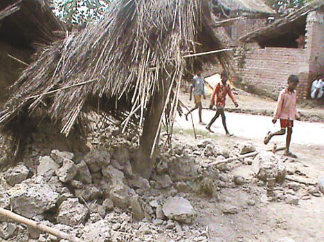 Teenage death due to falling raw wall in farrukhabad